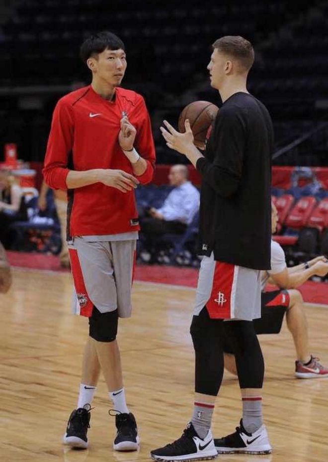 佩鲁贾后场失误频频，需加强防守训练