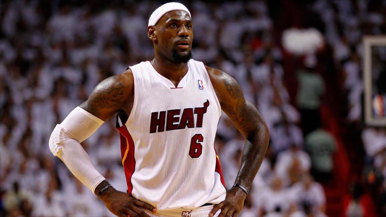 包含热火胜马刺，继续保持不败的势头的词条