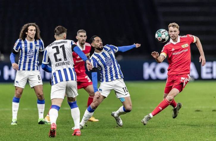 包含卡尔斯鲁厄主场惨败,遭遇低迷期的词条 包含卡尔斯鲁厄主场惨败,遭遇低迷期的词条