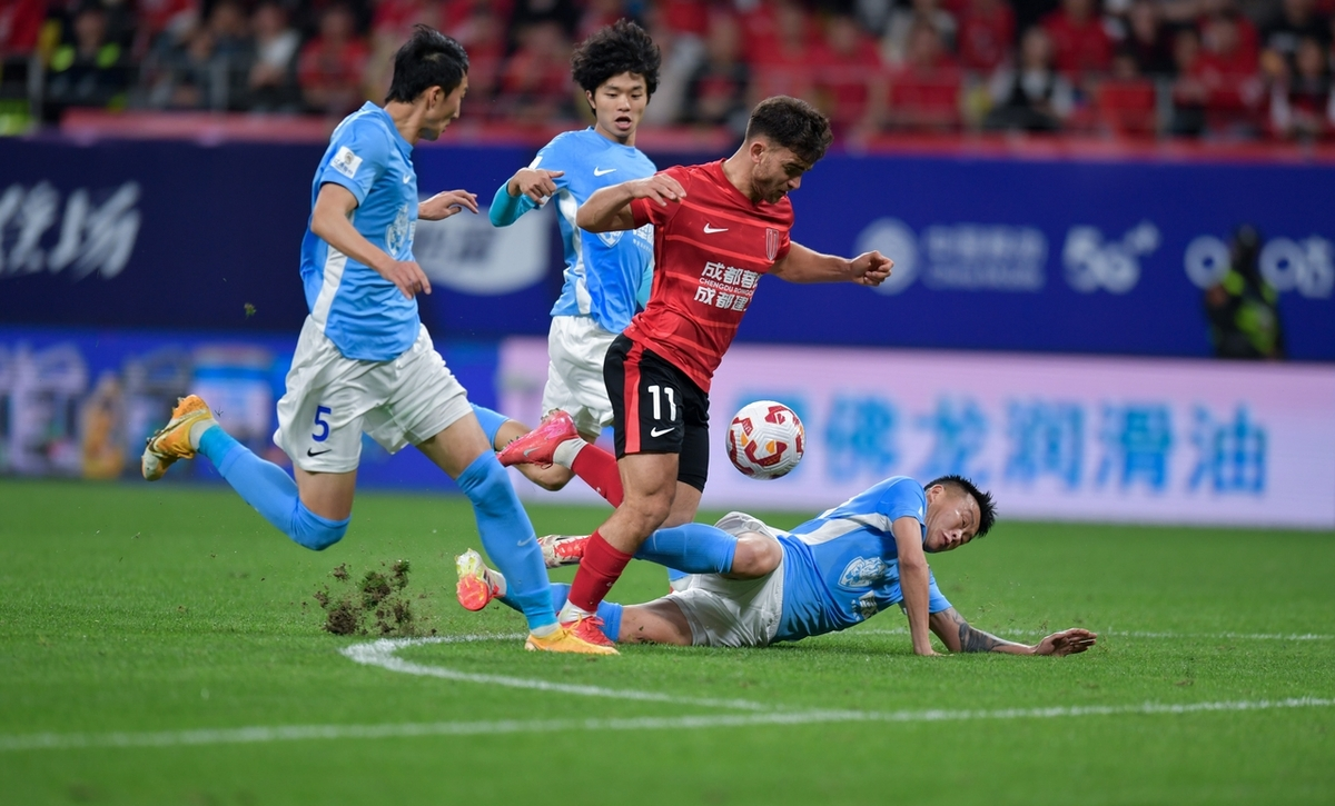 足球锦标赛引发球迷激情，体育界掀起热潮的简单介绍