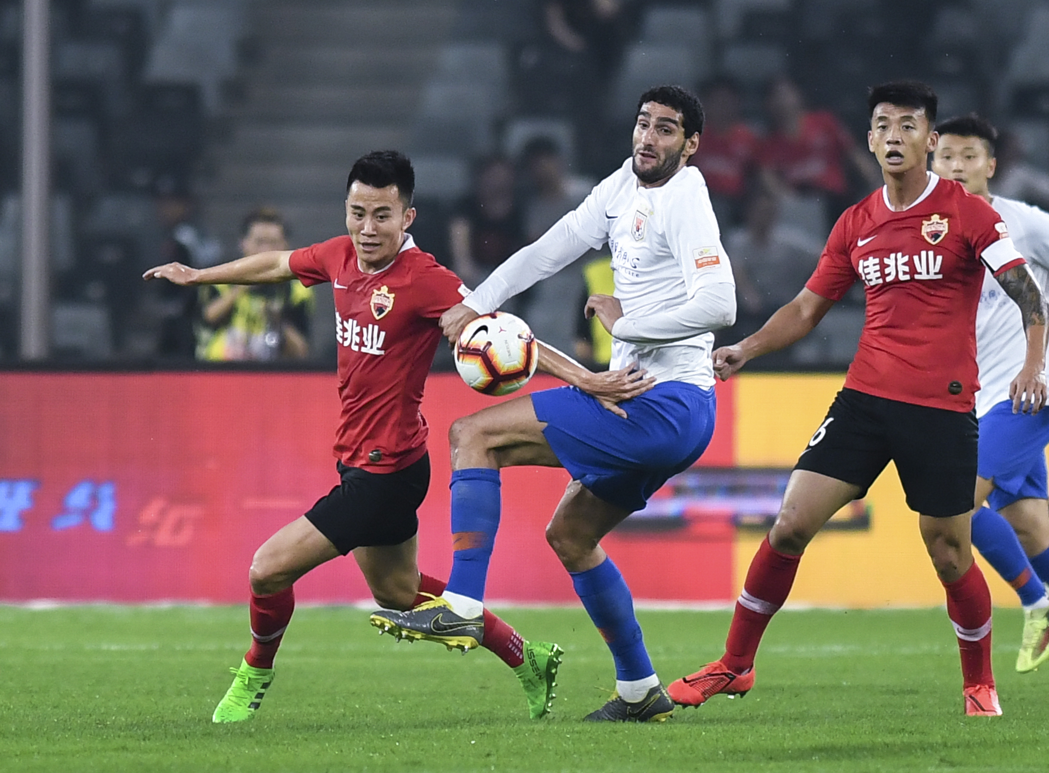 广东深圳佳兆业告负失分，保级任务更显艰巨的简单介绍