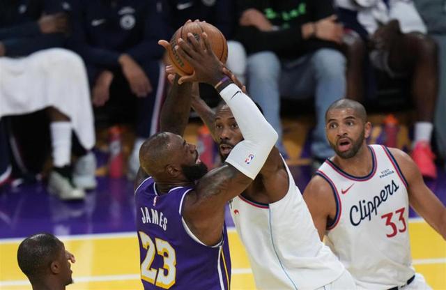 快船队再次战胜湖人,对手强势不断暗示 快船队再次战胜湖人,对手强势不断暗示