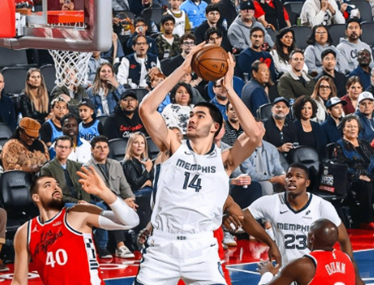 灰熊客场对阵快船展开激烈战役 灰熊客场对阵快船展开激烈战役