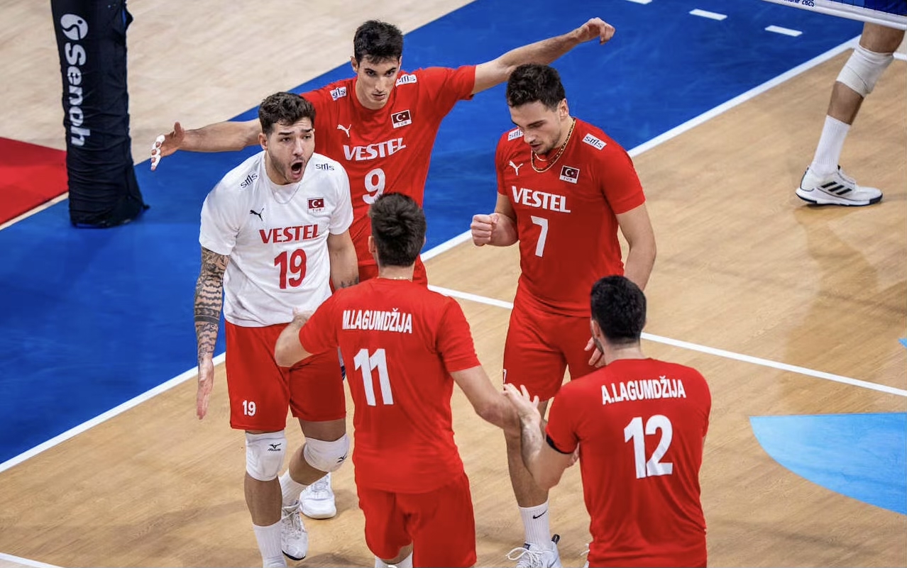 红蓝军团在欧预赛中展现强大实力 红蓝军团在欧预赛中展现强大实力