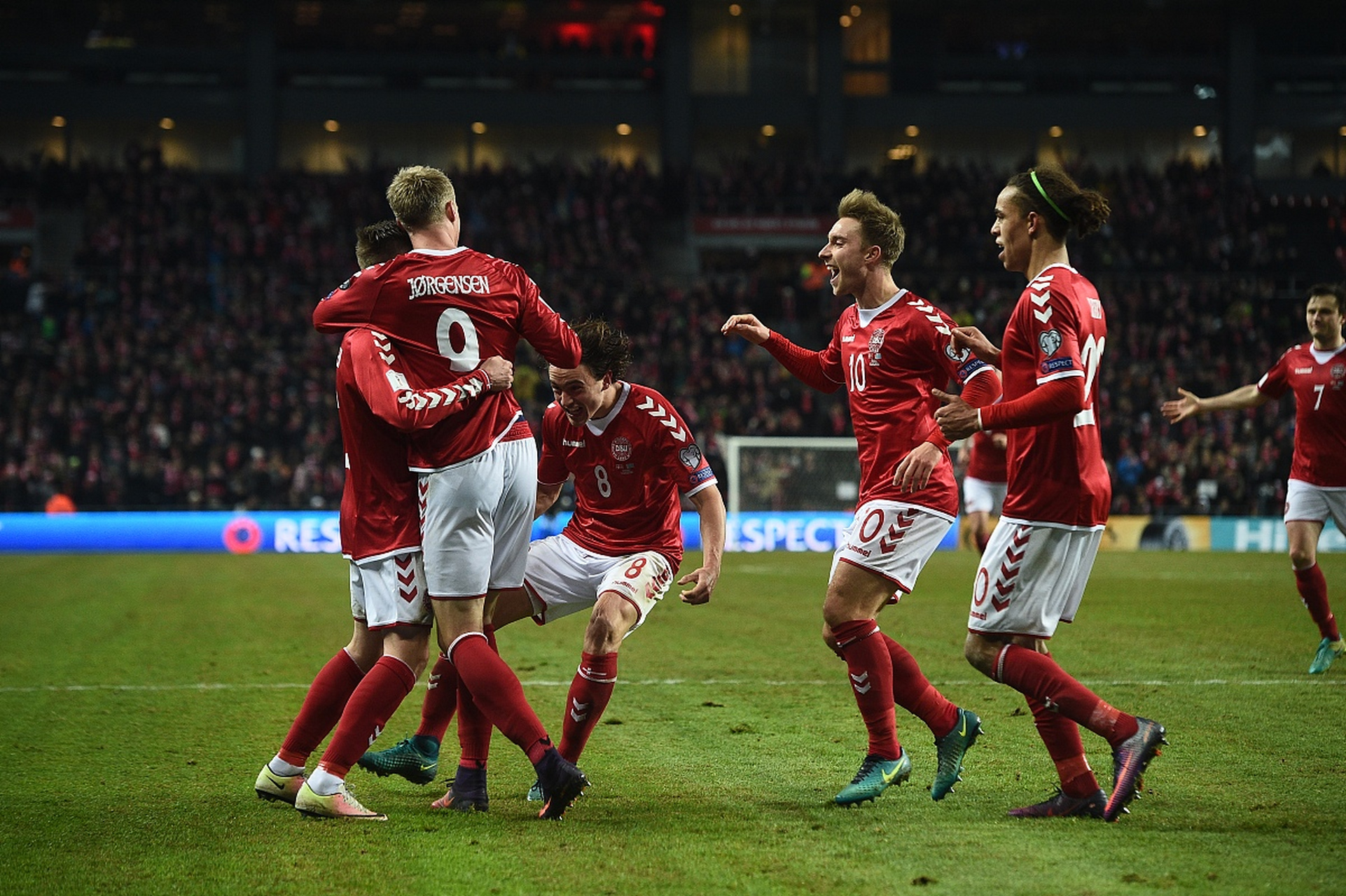 奥地利球队迈向榜首位置 奥地利球队迈向榜首位置