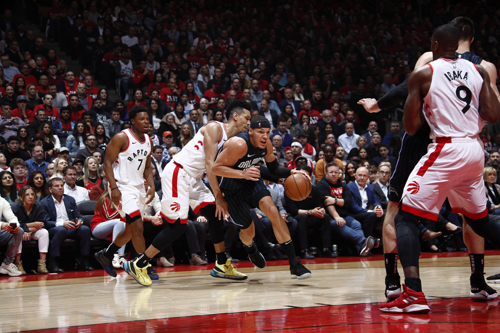 猛龙轻取魔术，全队发挥出色